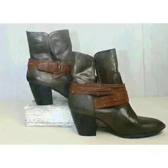 Mia Fabrizia Faux Leather Buckle Embellished Chunky Heel Y2K Womens Boots Sz 9M - Picture 5 of 10